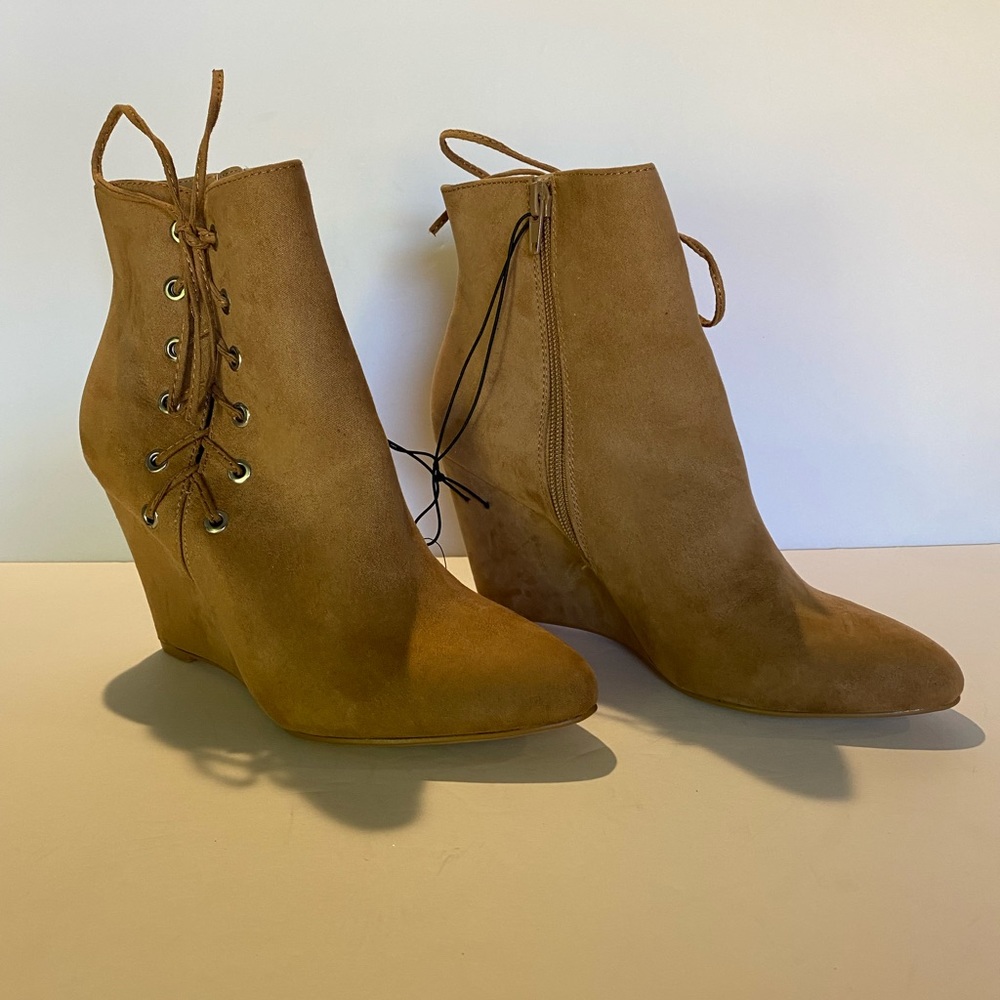 🛍️🛍️🛍️ Forever 21 Beige Boots/Wedge/High/Shoes sz 5, NWT